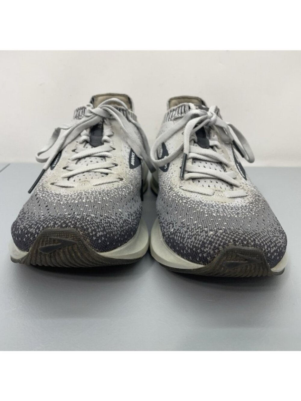 Brooks Levitate 2 Sneakers Shoes Running Training Athletic Gray Womens 8 - Picture 3 of 13